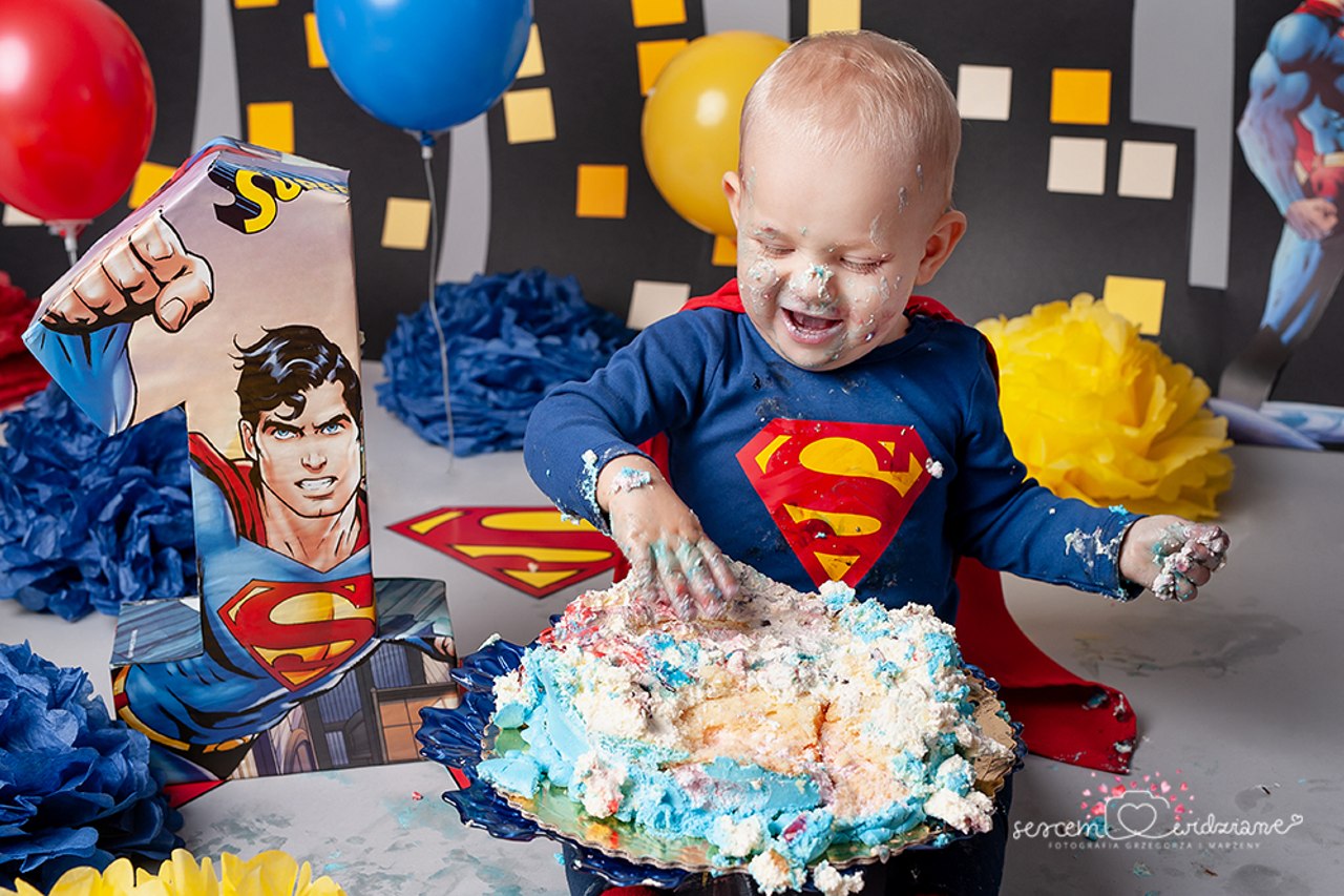 cake smash superman