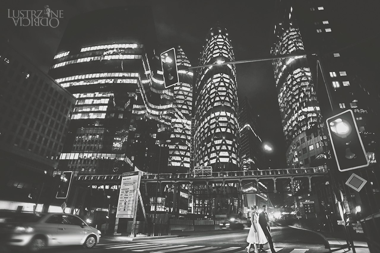 dwóch fotografów na plenerze ślubnym