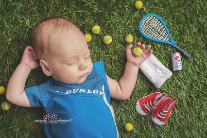 Sportowa sesja noworodkowa na Bielanach w Warszawie