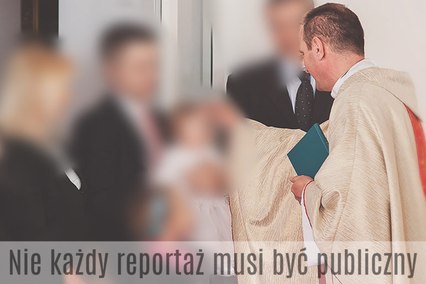cenzura zamazne twarze na reportażu z chrztu