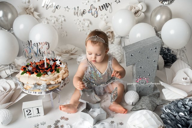 cake smash z tortem