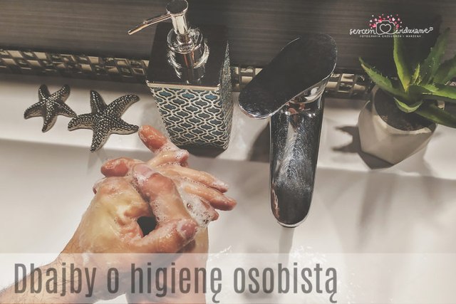 mycie rąk przed sesją zdjęciową