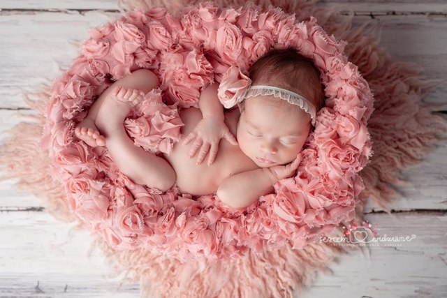 sesja zdjęciowa noworodka