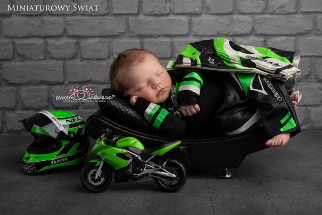 Sesja Dziecka z Motorem